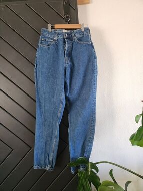 Everlane Curvy 90's Cheeky High Rise Jeans in Medium Blue Wash | SZ 28